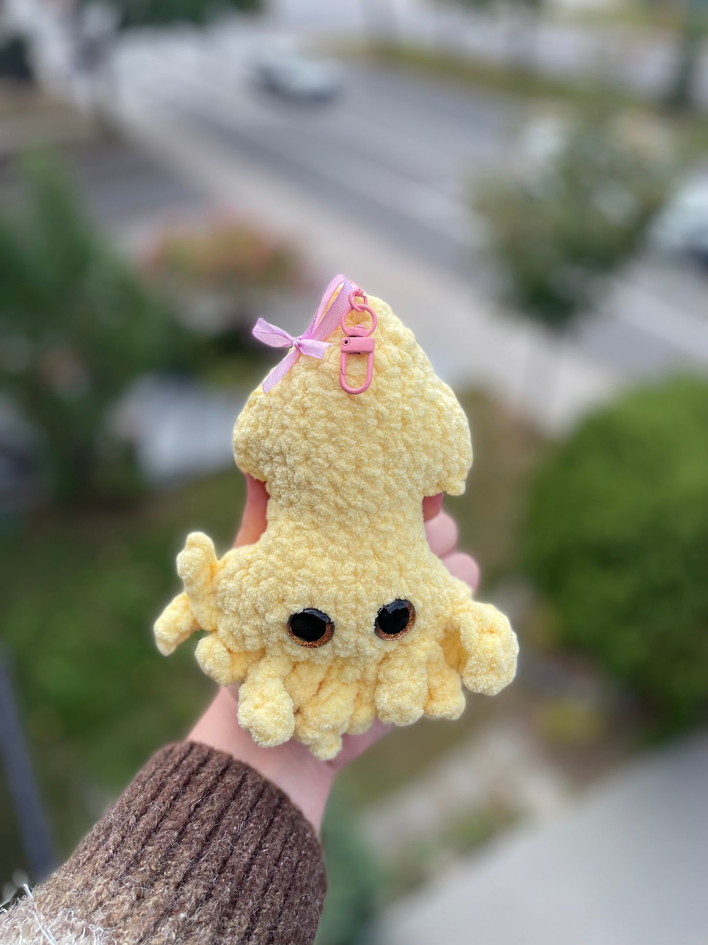 Yellow coquette squid