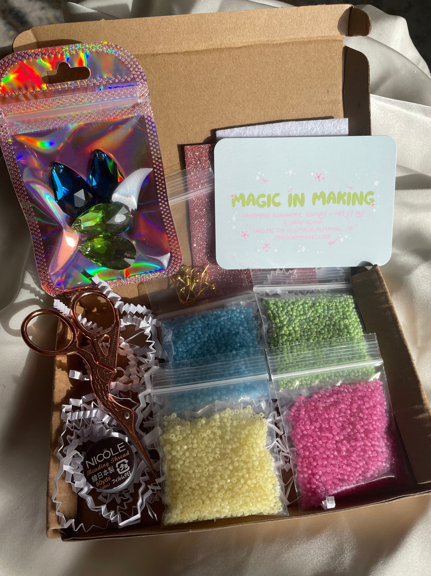 Summer Box Deluxe Beading Kit